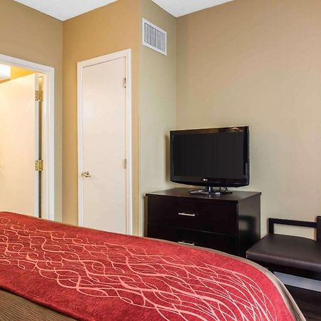 Comfort Inn & Suites near Six Flags Lithia Springs Exterior foto