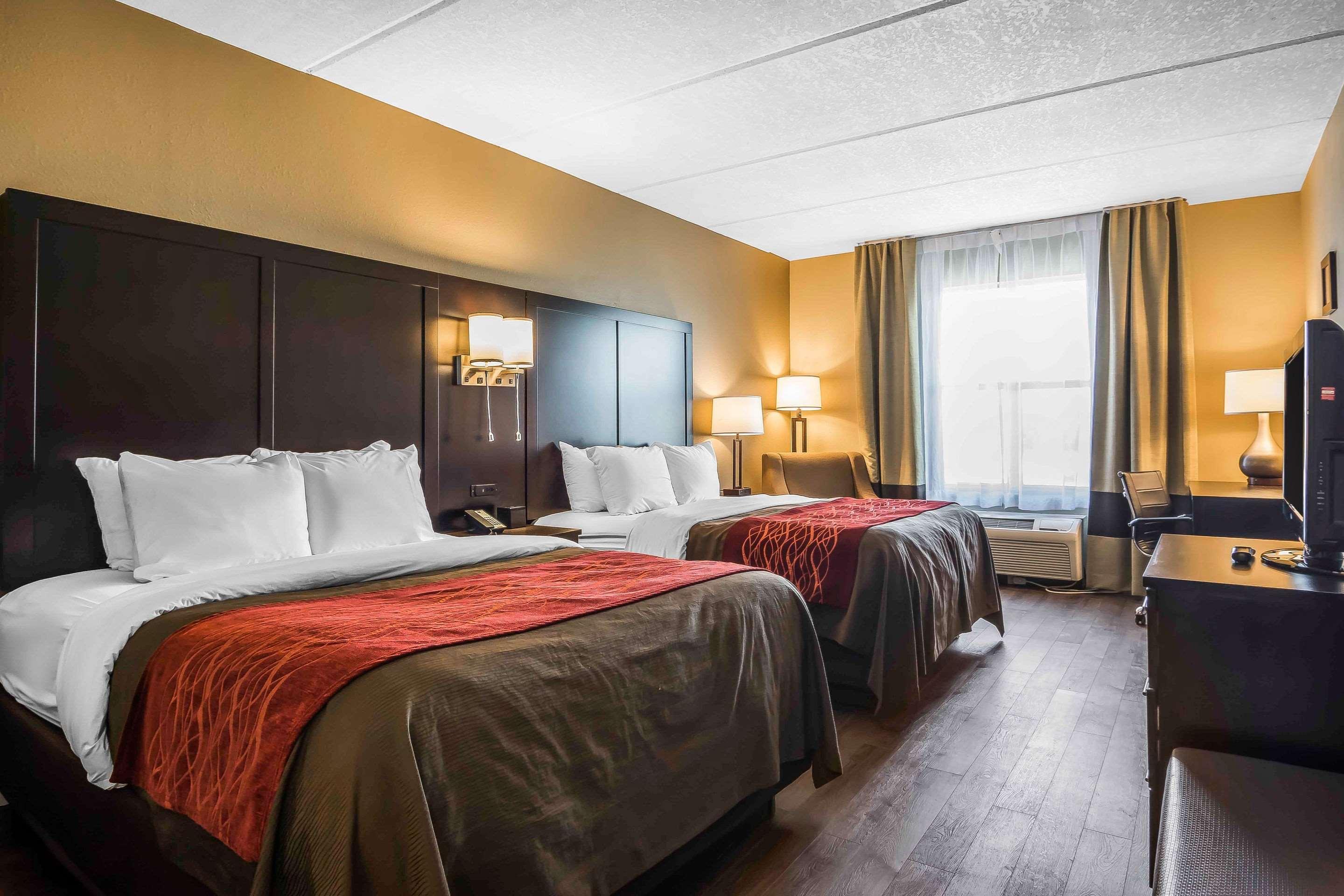 Comfort Inn & Suites near Six Flags Lithia Springs Exterior foto