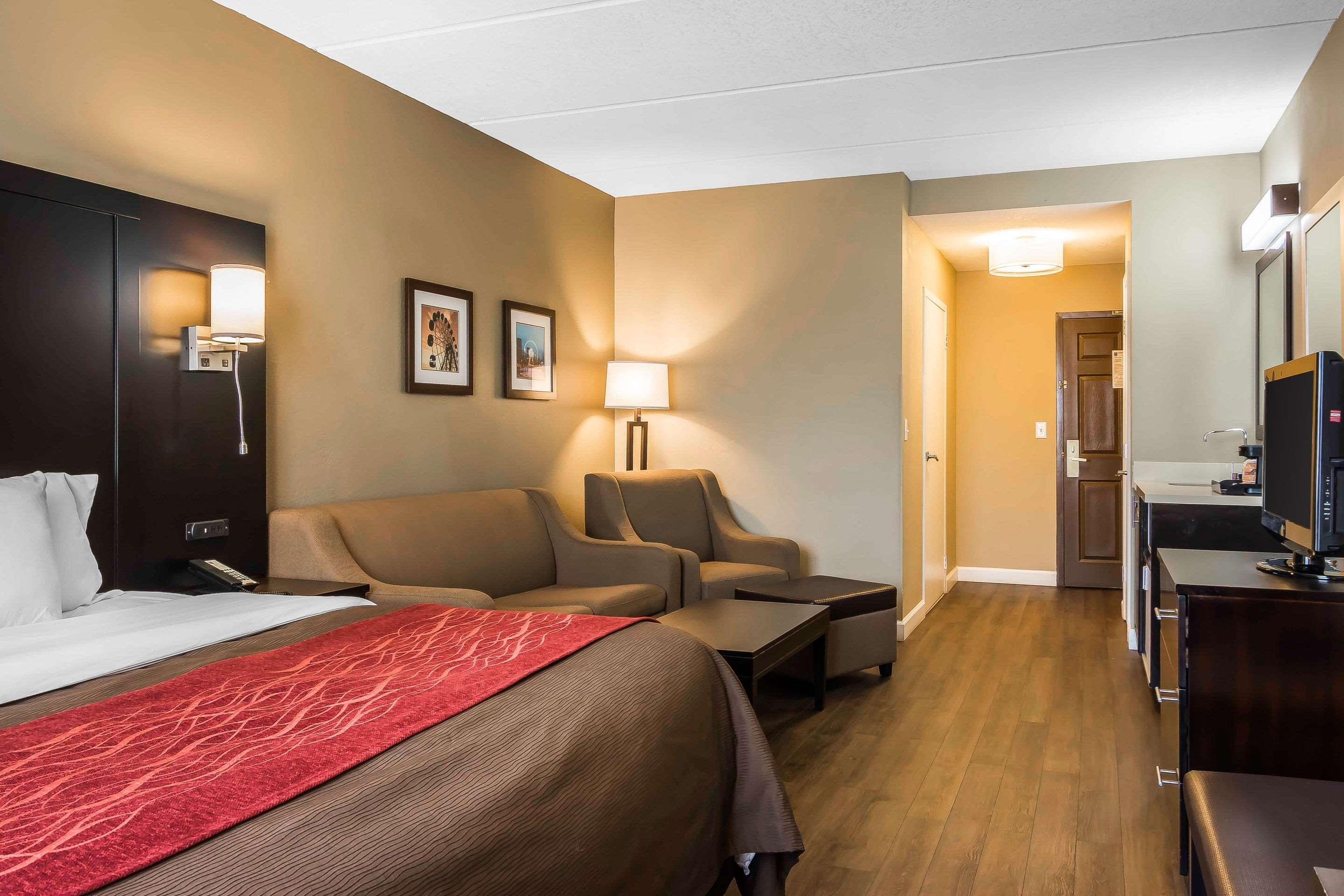 Comfort Inn & Suites near Six Flags Lithia Springs Exterior foto