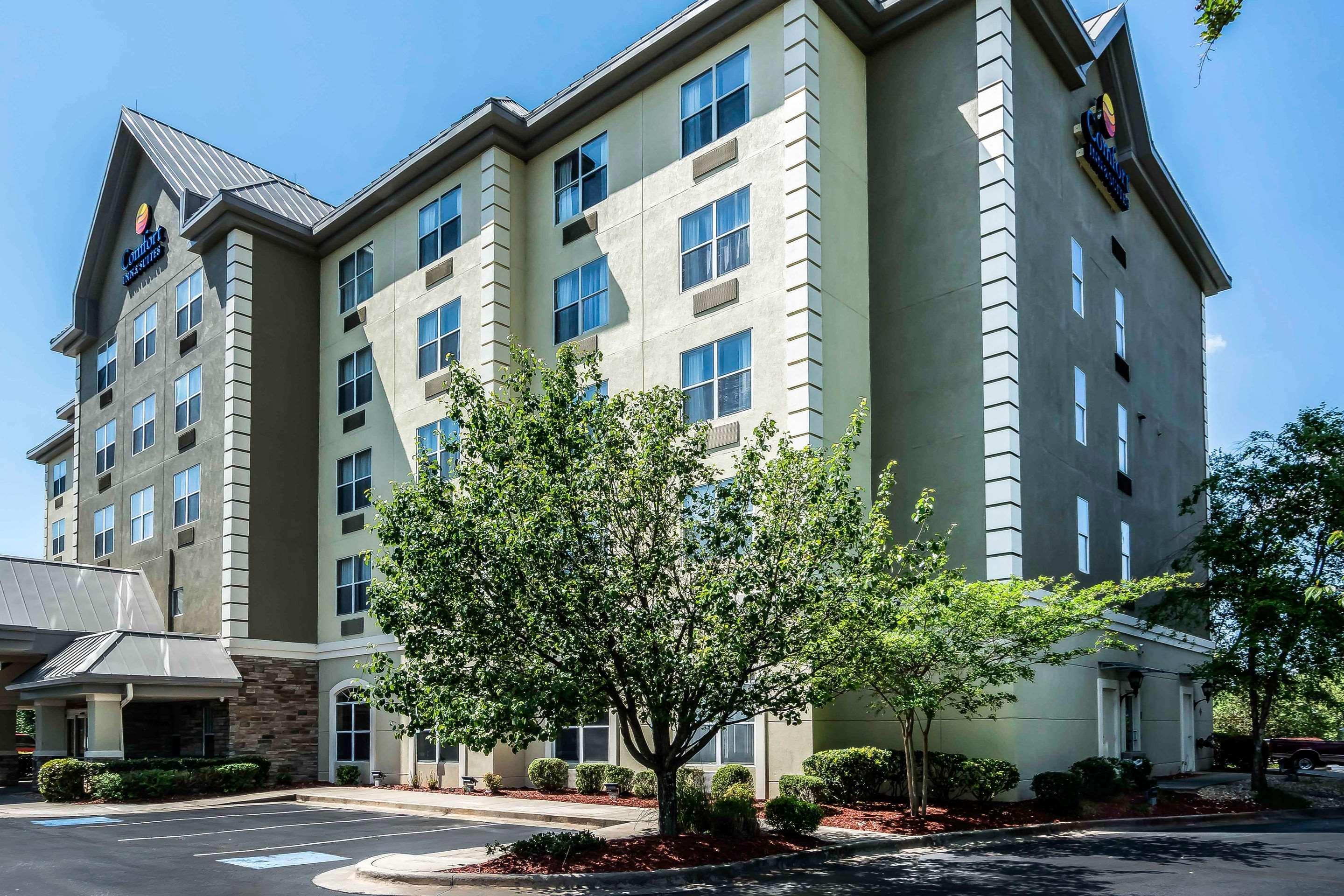 Comfort Inn & Suites near Six Flags Lithia Springs Exterior foto