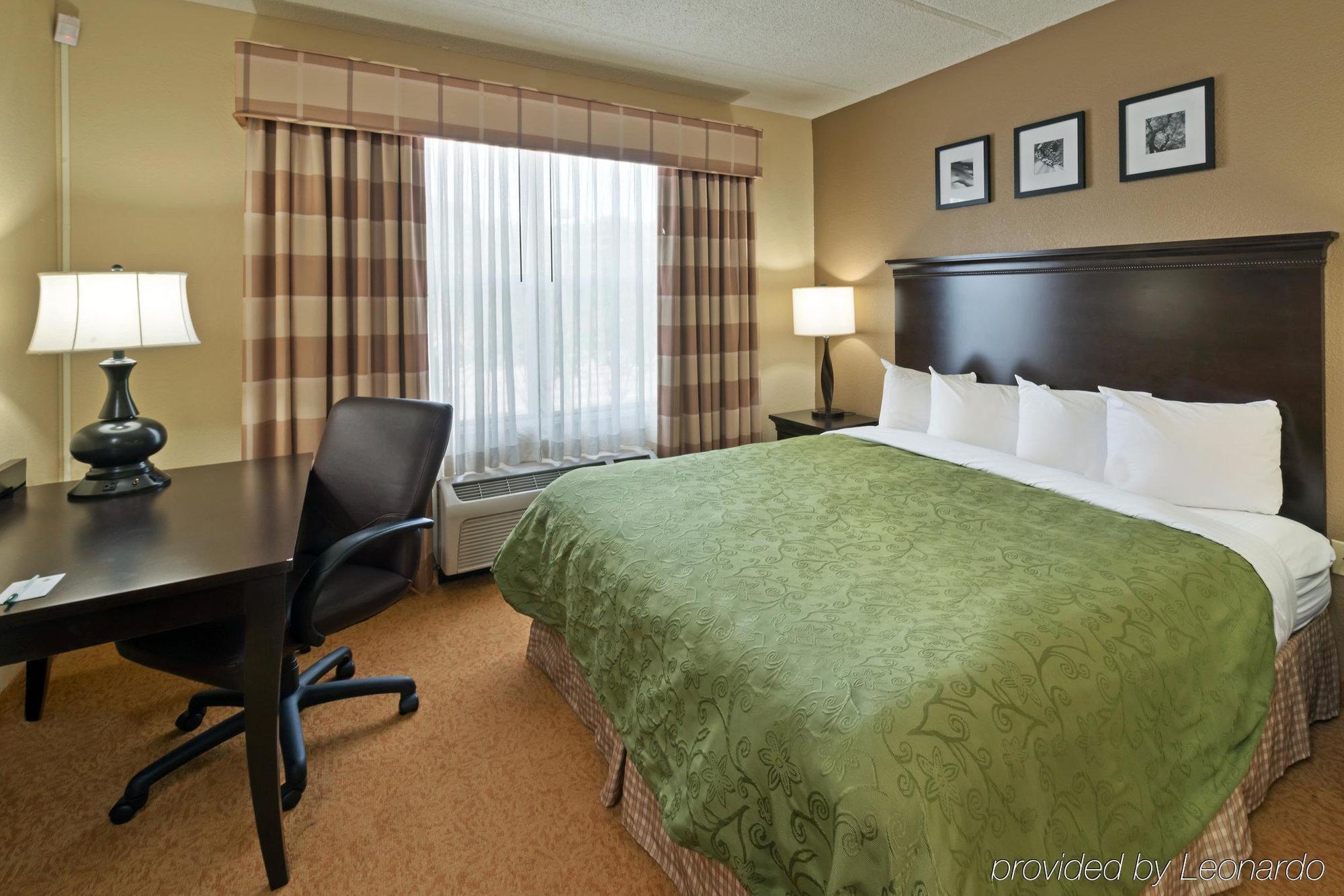 Comfort Inn & Suites near Six Flags Lithia Springs Exterior foto